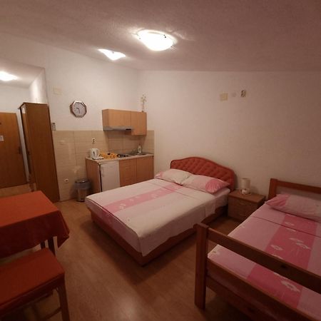 Apartments Cipetic Kaštela Eksteriør billede