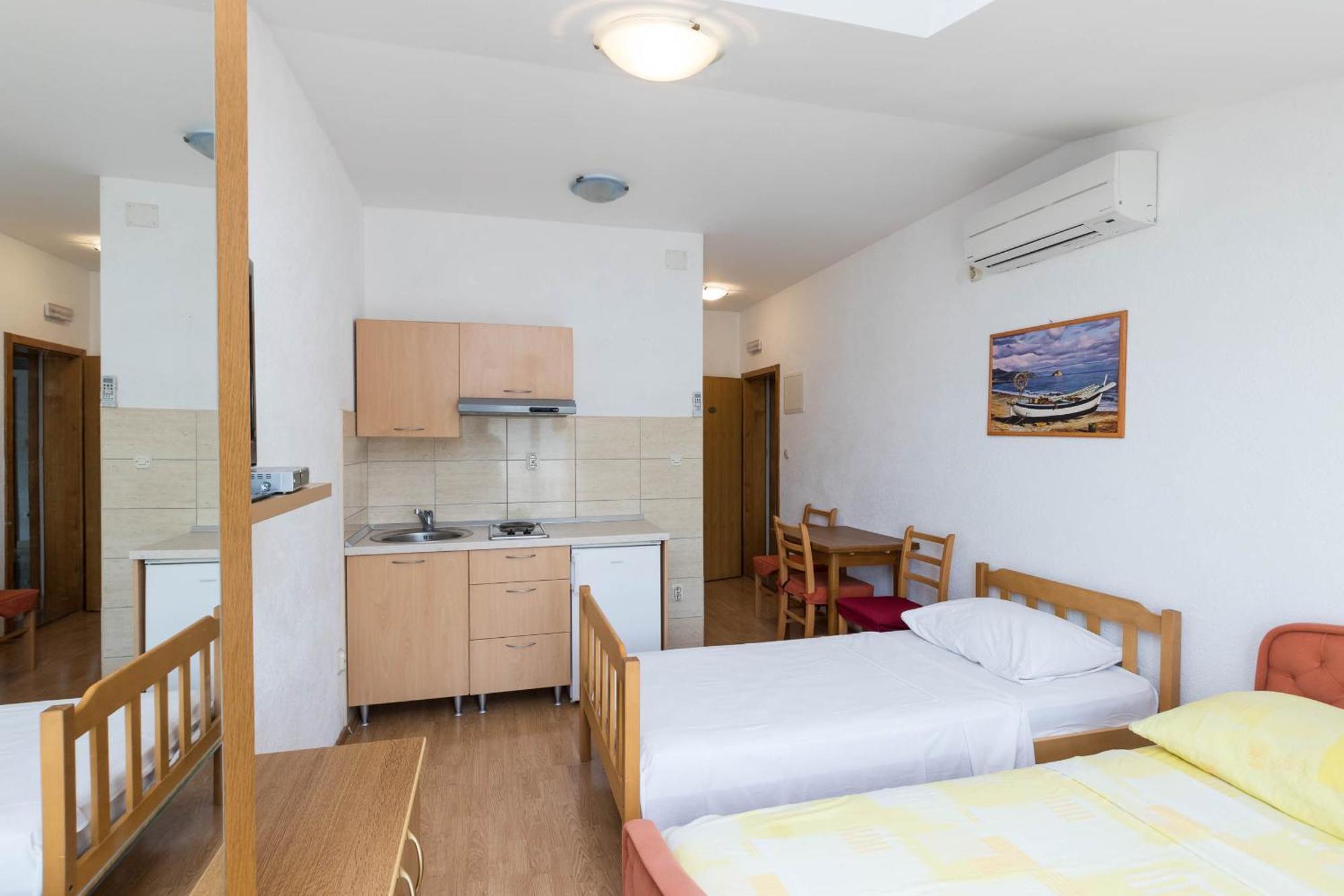 Apartments Cipetic Kaštela Eksteriør billede
