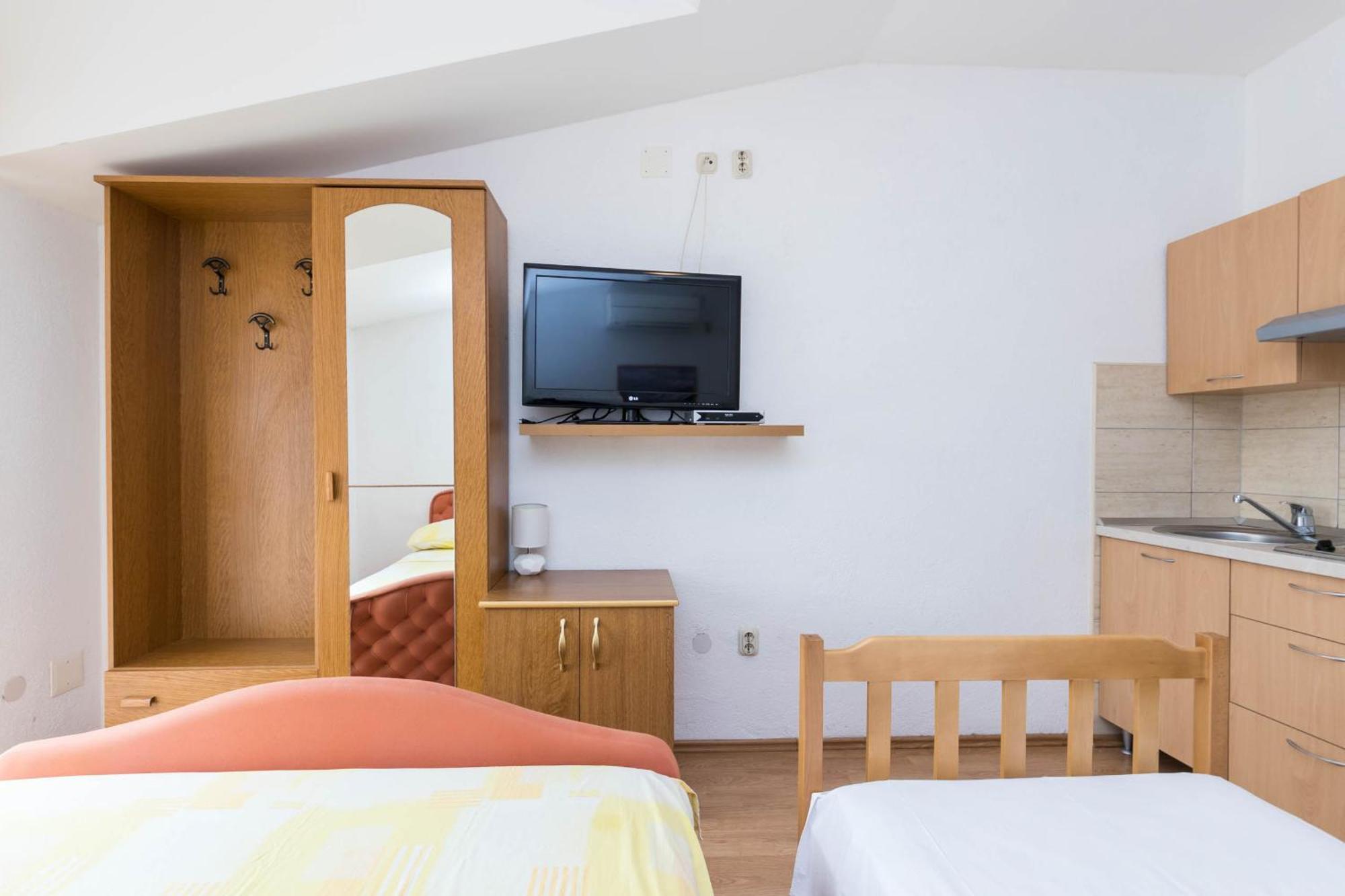 Apartments Cipetic Kaštela Eksteriør billede