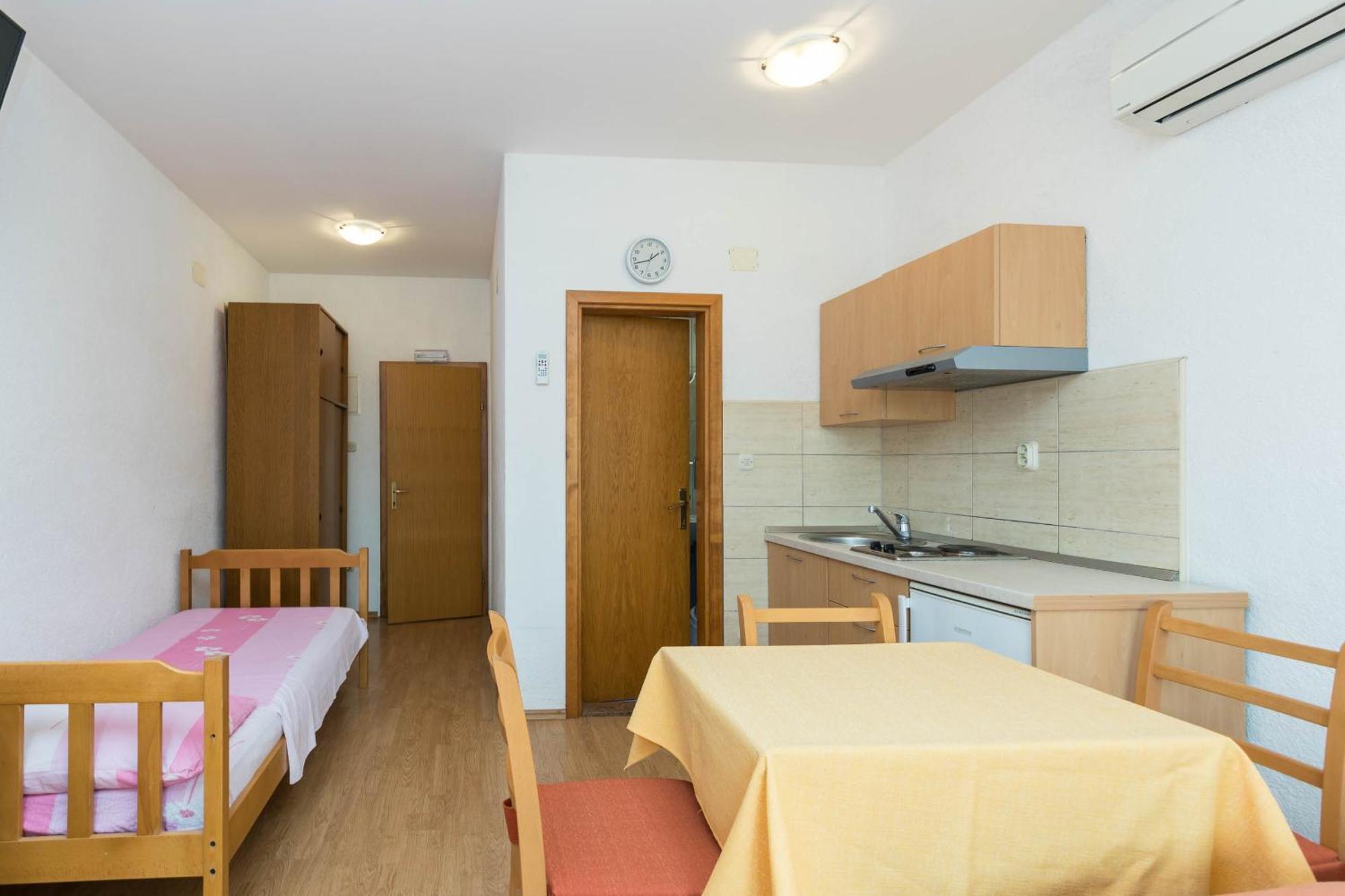 Apartments Cipetic Kaštela Eksteriør billede